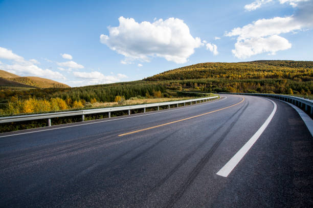 droga w górach  - meandering road zdjęcia i obrazy z banku zdjęć