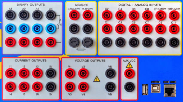 moderne elektronische gerät für relais schutzprüfung - control instrument of measurement automatic electronics industry stock-fotos und bilder