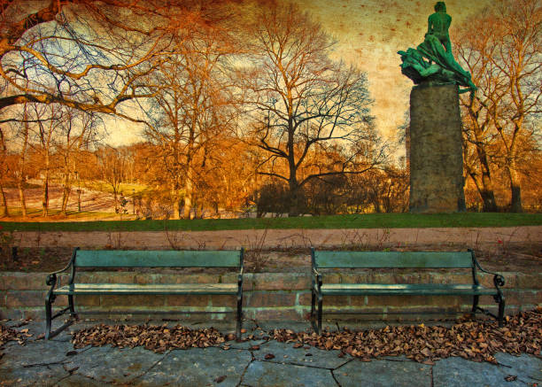 Autumn Park (Canvas) The park in the center of Oslo, Norway on an autumn day. norway autumn oslo tree stock pictures, royalty-free photos & images