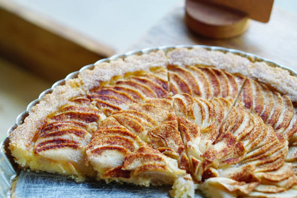 homemade traditional french baked apple tart - tart dessert tray bakery imagens e fotografias de stock