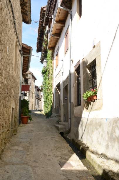 istock Stone alley in Candelario 649864578
