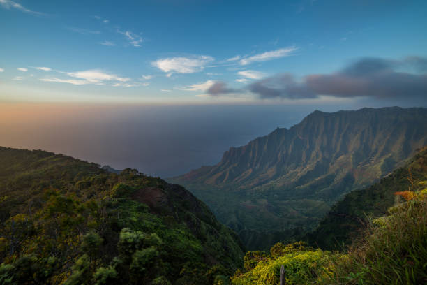 istock Kalalau lookout 650044752