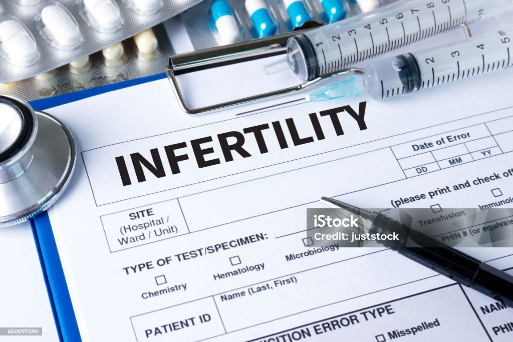 INFERTILITY couple giving a bribe for IVF treatment , Syringe and vaccine with drugs. Infertility Stock Photo