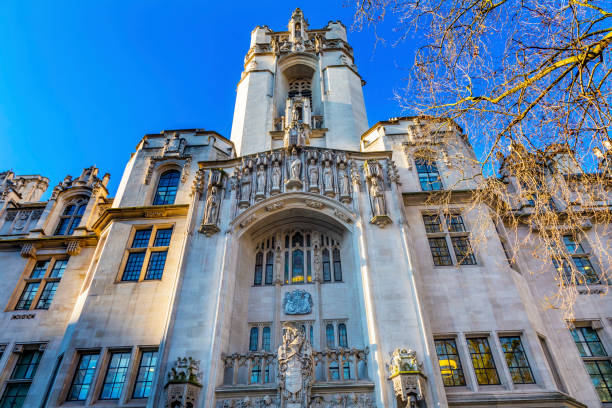 oberste gerichtshof vereinigtes königreich middlesex guildhall westminster london england - royal courts of justice stock-fotos und bilder
