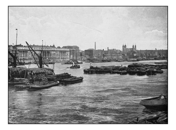 istock Antique London's photographs: Thames from London Bridge 650242396