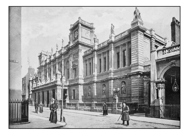 istock Antique London's photographs: London University 650251952