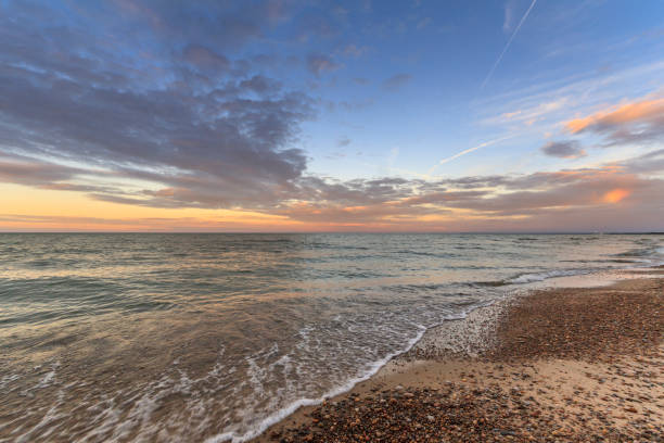 istock Sunset on Lake Erie 650654550