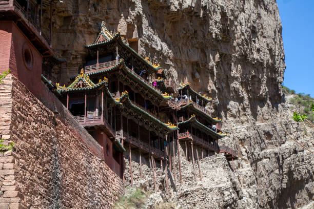xuan monastère kong dans la province de shanxi, chine - datong photos et images de collection