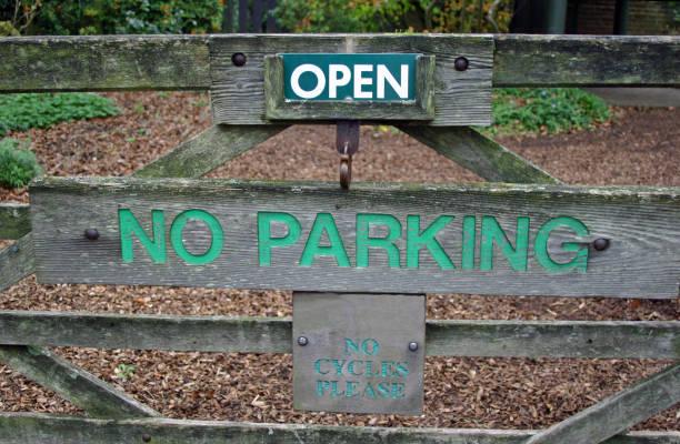 istock Entrance sign to park 651024122