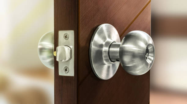 istock Door Knobs on wooden door 651163602