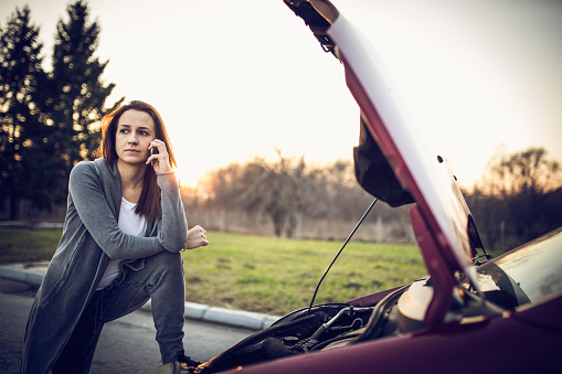 Call Jen For Help Woman Calling For Help Stock Photo - Download Image Now - 30-39 Years ...