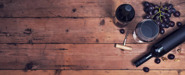 en-tête de vin - concepts wine wood alcohol photos et images de collection