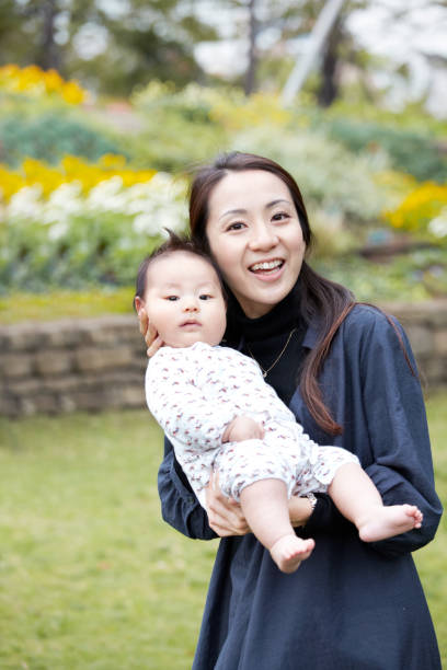 istock Hold the baby mother 651520048