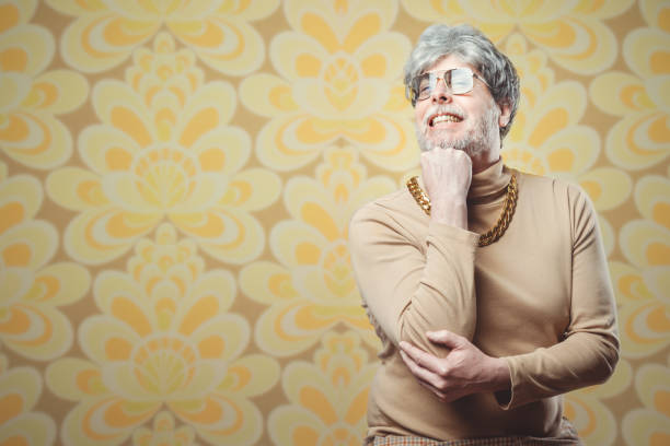 istock Retro Seventies Style Salesman 651749146