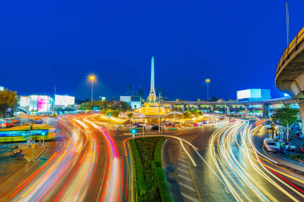 istock Night view of Victory monument 651765234
