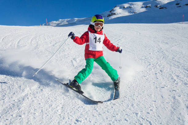 istock Little skier training to make the stem turn 651790698