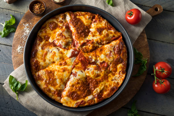 istock Homemade Cheese Pan Pizza 652121664