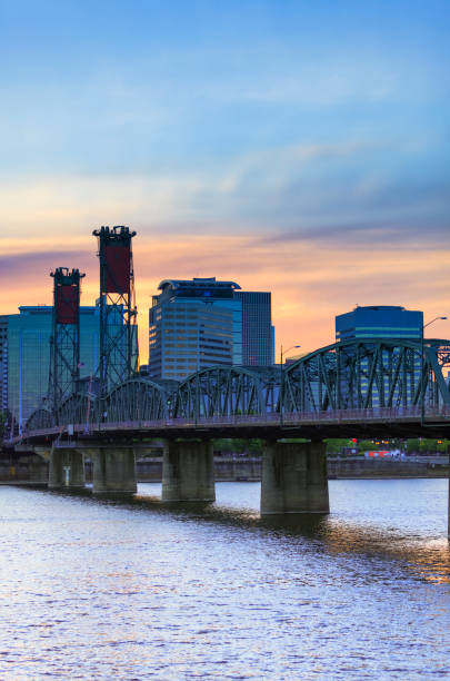 istock Hawthorne Bridge in Portland during sunset 652133578