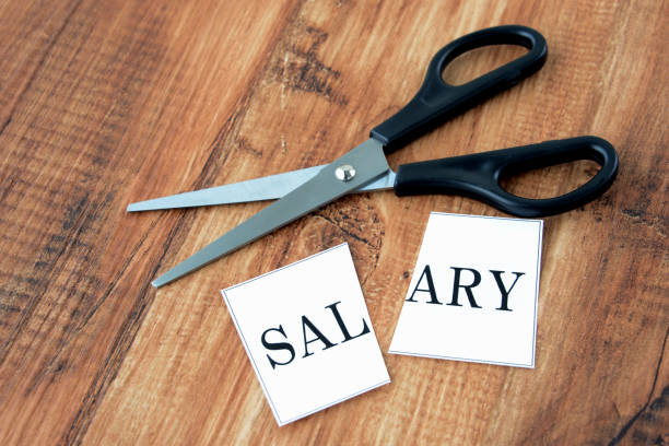 istock Business concepts, cutting salary 652176656