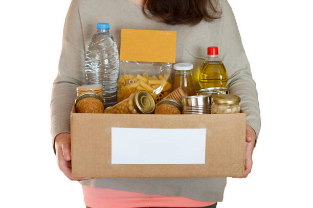 istock Food in a donation box 652179954