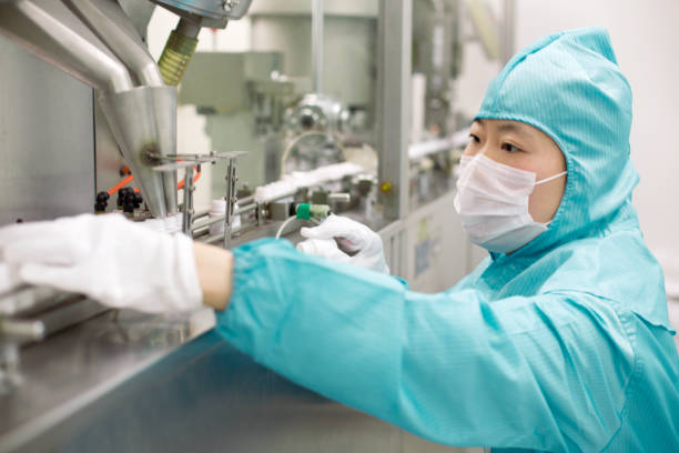 fábrica farmacéutica trabajador - chinese production fotografías e imágenes de stock