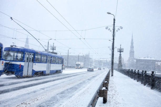 istock Slow traffic during heavy snow storm 652240426