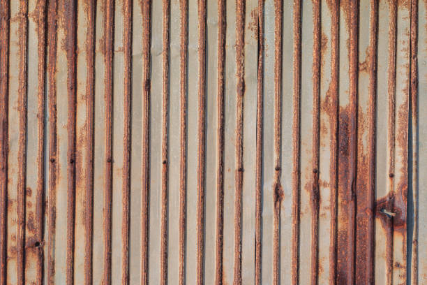 istock patten of old Zinc background 652261902