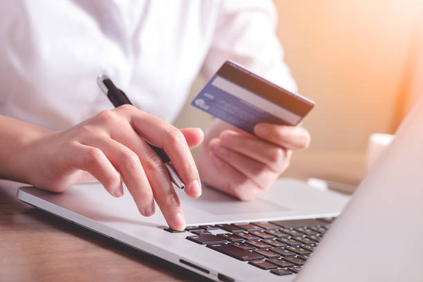 istock Credit card, Online shopping 652269544
