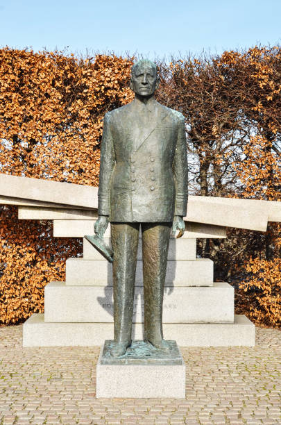 istock Statue of king Frederik in Copenhagen 652394686