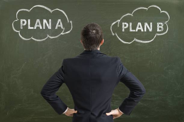 istock Businessman is making decision and selecting best business strategy. 652398240