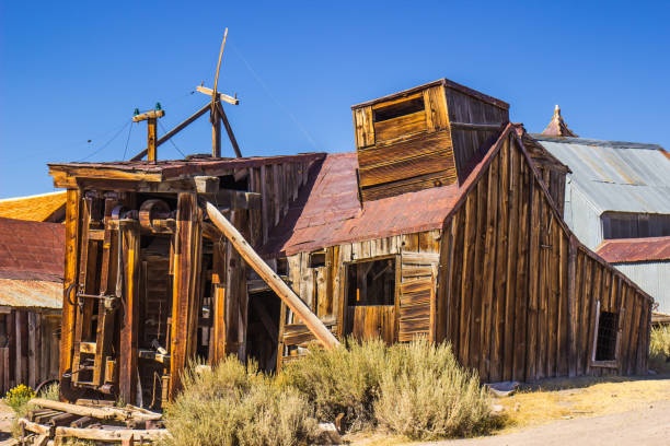 istock Old Saw Mill For Mining In Ghost Town 652417996