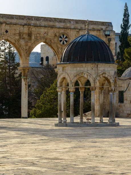 istock Islamic Shrine in old city of Jerusalem 652440132