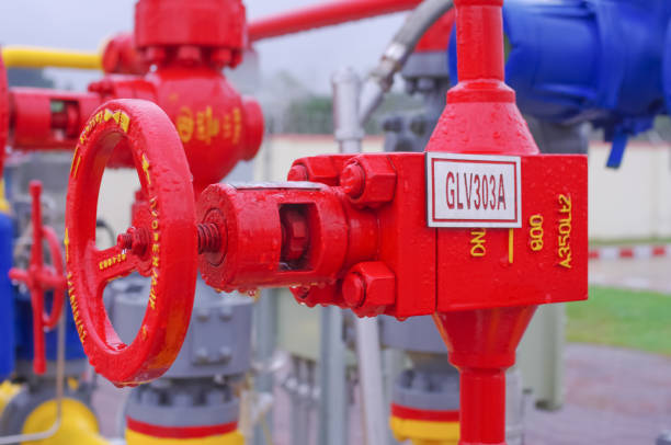 istock Gas pipeline equipment 652494642