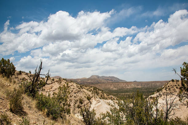 kasha-katuwe tent rocks n.monument, nuovo messico - new mexico landscape arid climate plateau foto e immagini stock