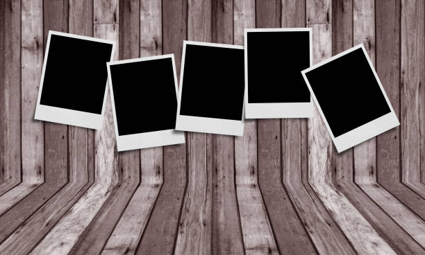 istock Piece of torn paper 652564200