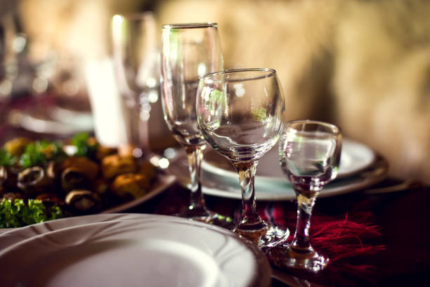 istock Close up picture of empty glasses in restaurant 652631600