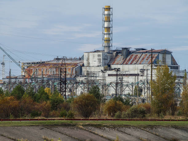 central nuclear de chernobyl en ucrania, 2016 - nuclear power station construction uranium energy fotografías e imágenes de stock