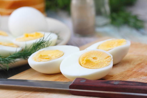 boiled eggs for salad - chicken egg audio imagens e fotografias de stock