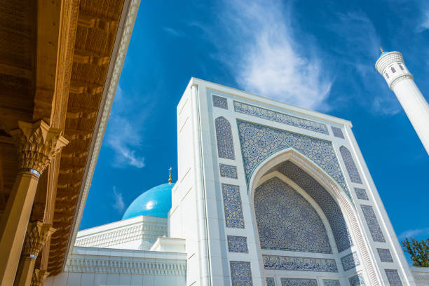 un fragmento de mezquita blanca menor en tashkent, uzbekistán. - 11323 fotografías e imágenes de stock