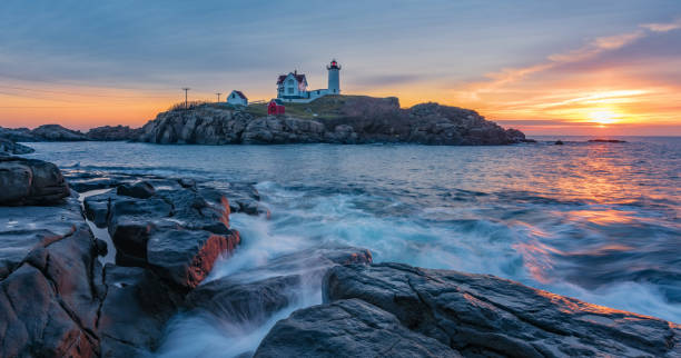 istock Famous Nubble Light at sunrise 652747338