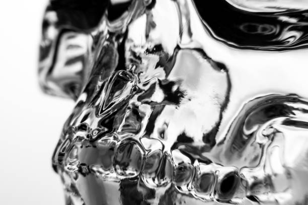 istock Crystal skull, detail 652749940