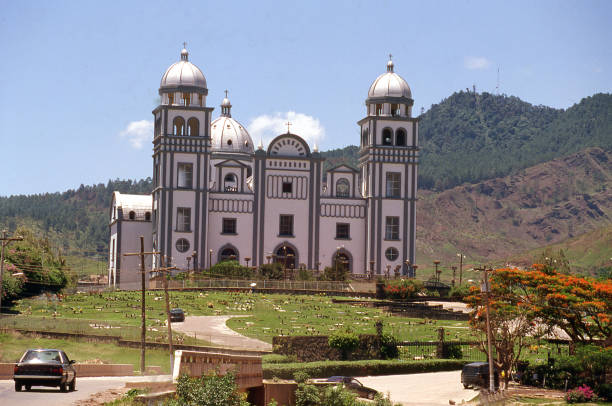 basilica of suyapa in tegucigalpa honduras central america - tegucigalpa imagens e fotografias de stock