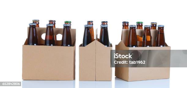 Sechs Packungen Glasflaschenbier In Generischen Braunen Trägern Stockfoto und mehr Bilder von Bier