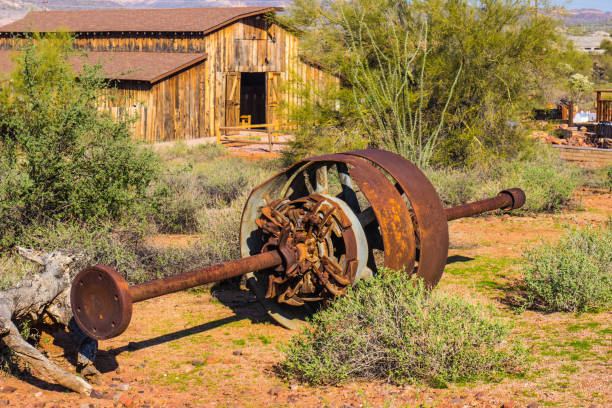 istock Vintage Rusted Mining Equipment in Arizona Desert 652867112