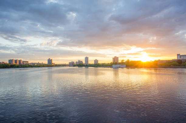 istock Boston Skyline Across the Charles River 652871942