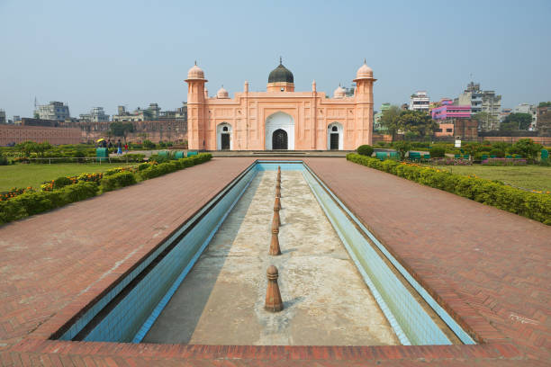 mausoléu de bibipari em lalbagh fort, dhaka, bangladesh. - lalbagh - fotografias e filmes do acervo