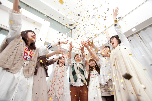 istock Young Japanese men and women about Isuzu 652977334