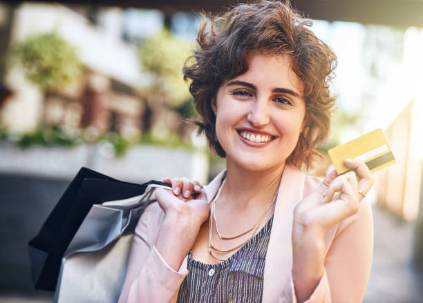 istock Discover the advantages of a credit card 652985842