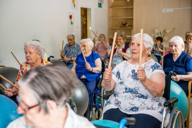 istock Seniors In The Retirement Home Having Group Therapy 653019740