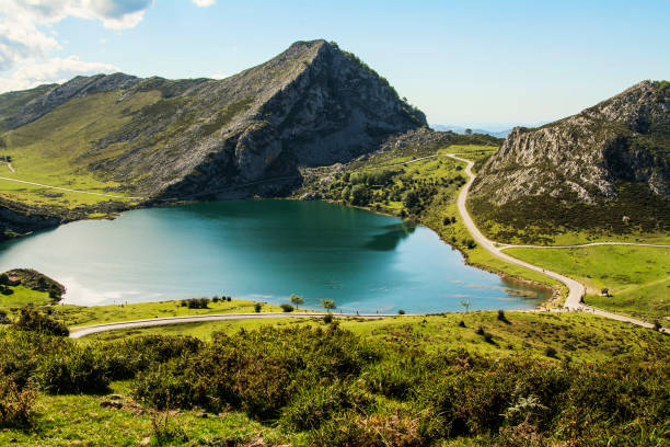 istock Lake 